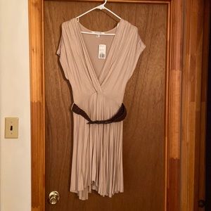 V neck cream colored Tshirt like material dress